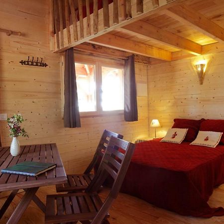 Les Cabanes Des Benauges Arbis ภายนอก รูปภาพ